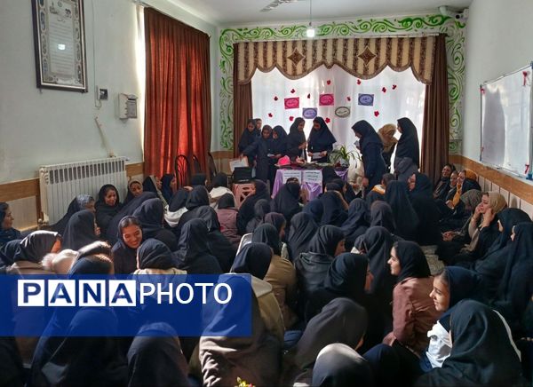 مراسم مهرِ مادرانه در مدرسه برادران رحمانی خلیل آباد