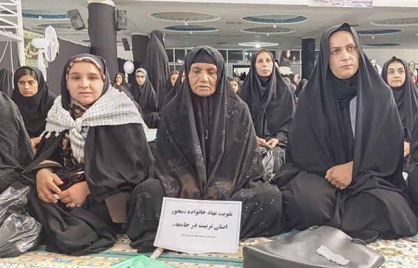 همایش مدافعان حریم خانواده در لردگان 