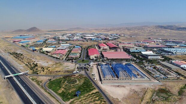 افزایش ظرفیت تولیدی ۲۹۵۲ واحد اقتصادی در کشور