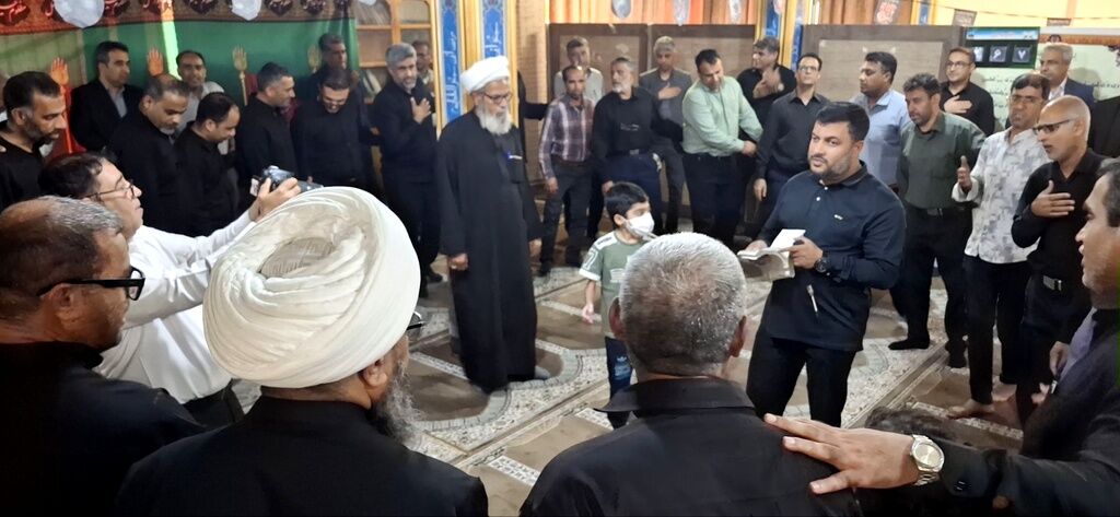 برگزاری آیین سوگواری اباعبدالله الحسین(ع) در آموزش و پرورش ناحیه ۲ بندرعباس