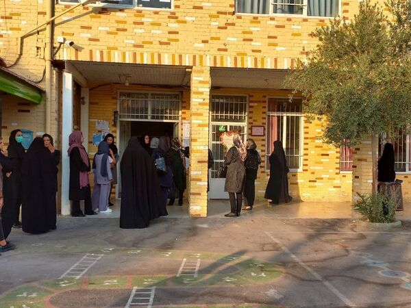 برگزاری انتخابات انجمن اولیا و مربیان در دبستان دخترانه معلم یزد