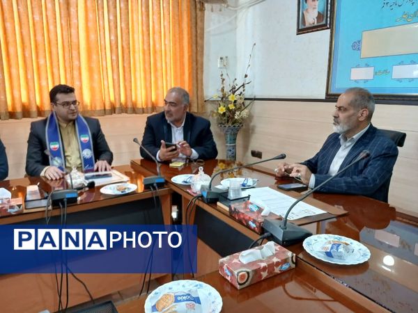 نشست خبرنگاران پانا با مدیر آموزش و پرورش ناحیه 3 قم