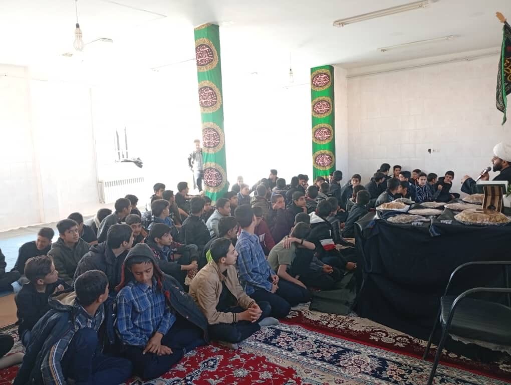 خاتم در سوگ بانوی دو عالم 