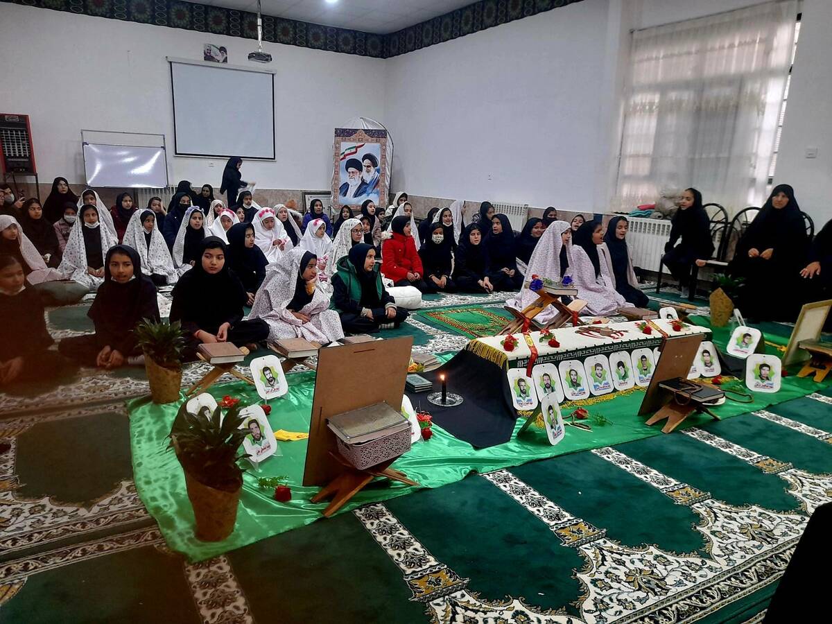 حضور مادران شهدا در مدرسه شهید رزمی خلیل آباد