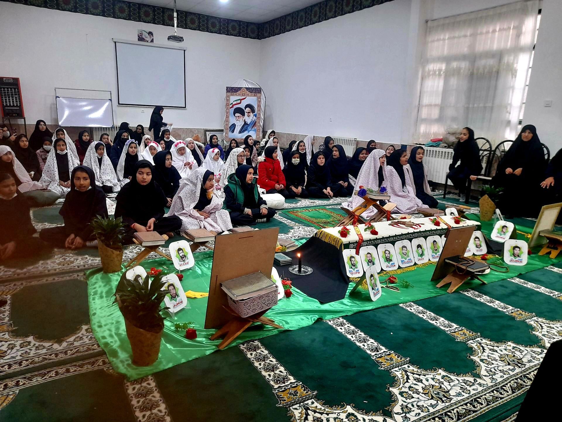 حضور مادران شهدا در مدرسه شهید رزمی خلیل آباد