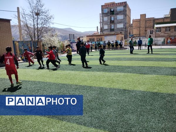 اجرای طرح شهید خرازی ( آزادسازی فضای ورزشی) در دبستان پیامبراعظم ( ص) شهرستان فیروزکوه 