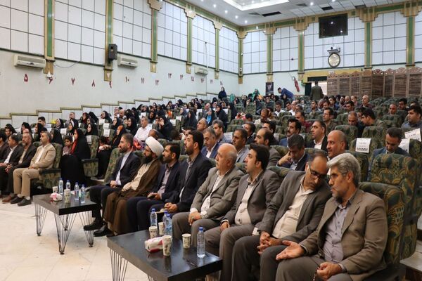 تجلیل از طلایه‌داران برتر تعلیم و تربیت ، آیین تقدیر از معلمین نمونه شهرستان پاکدشت 