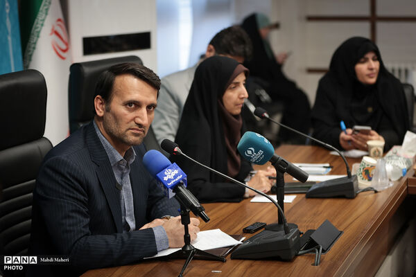 نشست خبری سخنگوی وزارت آموزش و پرورش با دانش‌آموز خبرنگاران پانا