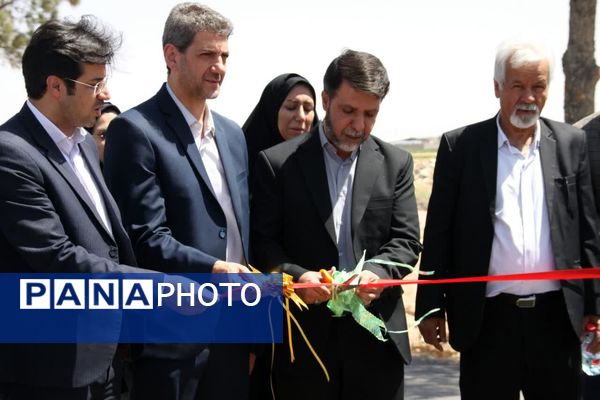 آیین بهره‌برداری از کندرو اصفهان به حبیب آباد 