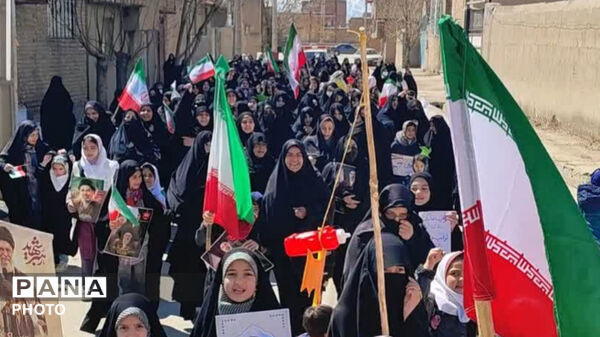 حضور شیرزنان دستجردی و نسل فردای ایران در راهپیمایی