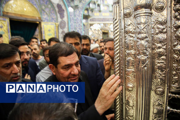 حضور معاون اول رئیس جمهور در جمع زائران حرم کریمه اهل بیت(س)