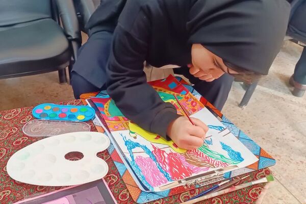 نمایشگاه آثار هنری دانش آموزان دبیرستان امام علی(ع) شهرستان ورامین