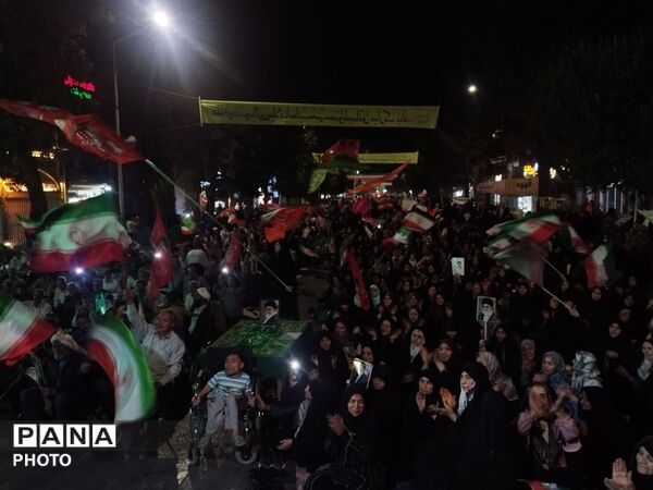 طنین شور و شعور نبوی در حسینیه امام خمینی نیشابور؛ عیدانه نوجوانان پانا در مهدِ عاشقی