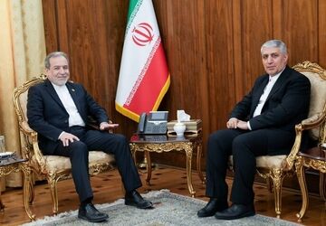 تاکید عراقچی بر پیشبرد مؤثر رویکرد حسن همسایگی با آذربایجان