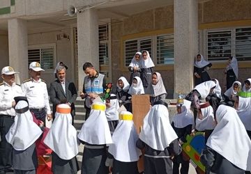 مأموران نیروی انتظامی مهمان مدرسه حضرت سکینه(س) گالیکش