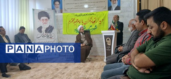 دیدار تعاونی‌گران شهرستان خلیل‌آباد با امام جمعه در هفته تعاون