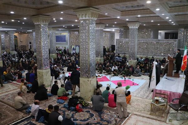 چلچراغ آیه‌ها در آستان بی‌بی سکینه شهرستان ملارد