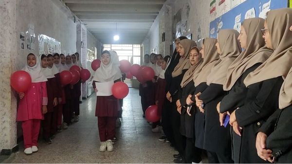 ویژه برنامه هفته معلم در دبستان استقلال حاجی آباد