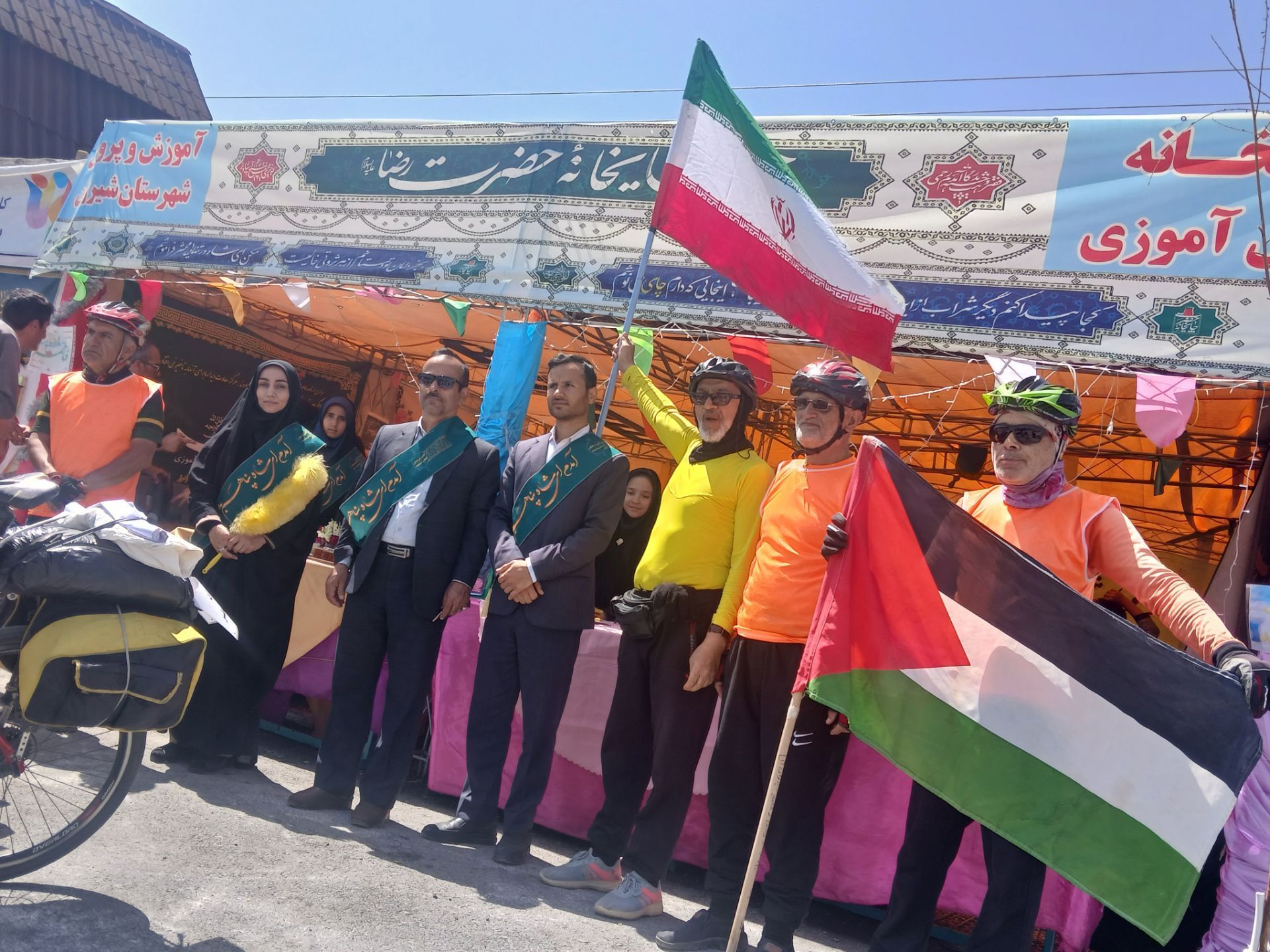 همکاری دانش آموزان خادمیار دبستان ضحی۲ با چایخانه دانش آموزی حضرت رضا(ع) شیروان