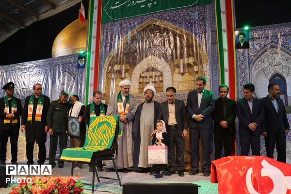 حضور گسترده مردم شهر نیر در جشن زیر سایه خورشید