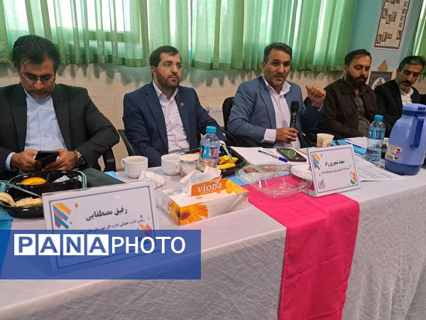 جلسه شورای آموزش و پرورش شهرستان ملارد در مدرسه مالک اشتر روستای قپچاق صفادشت