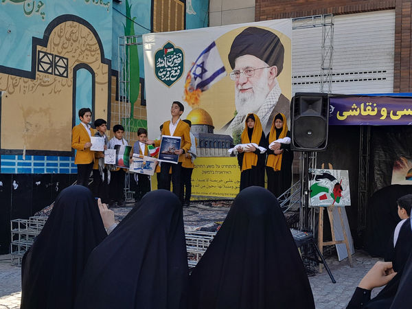 راهپیمایی روز قدس همراه با تشییع پیکر شهید صداقت در قم