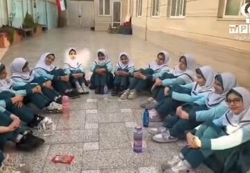 اجرای سرود " زهرا (س) تو مثل دریایی"