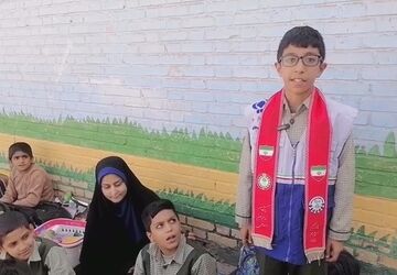 برگزاری برنامه فرهنگی و ورزشی به مناسبت روز دانش‌آموز در دبستان پسرانه احمد کاظمی
