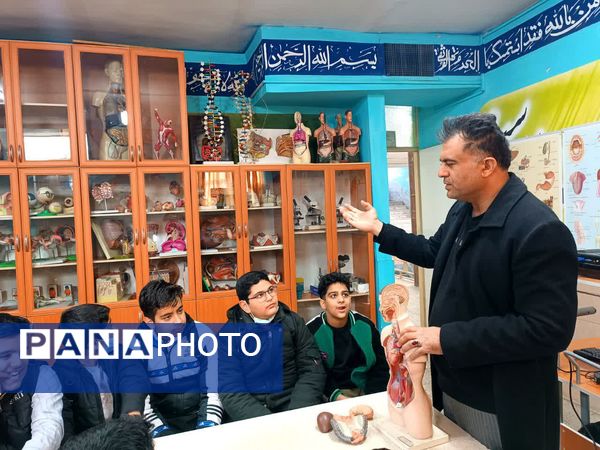 کلاس های آموزشی و آمادگی جشنواره نوجوانان خوارزمی در پژوهشسرا فرهنگ ورامین