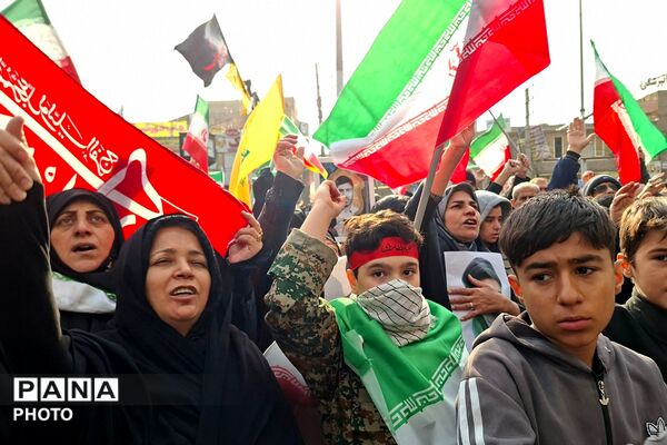 بیعت مردم قرچک با سومین رهبر نظام مقدس جمهوری اسلامی ایران
