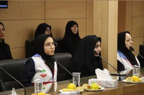 تقدیر از منتخبین کشوری هلالیتا در همدان