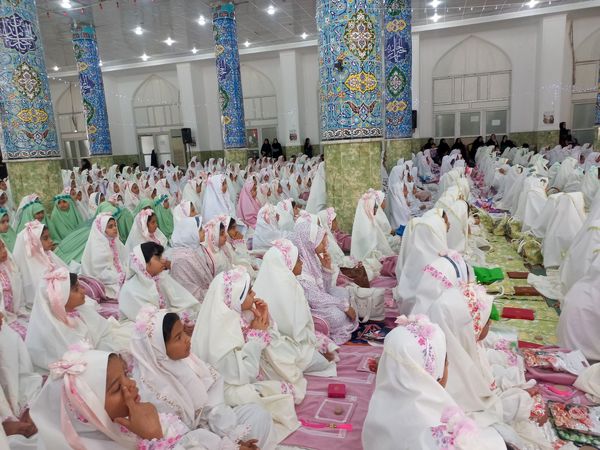 برگزاری جشن تکلیف دو هزار دانش‌آموز دختر سوم ابتدایی در میناب