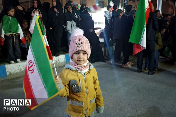 ورود پیکر شهید ۱۹ ساله یاسین رستمی در سی و سومین تجمعات مردمی - لردگان