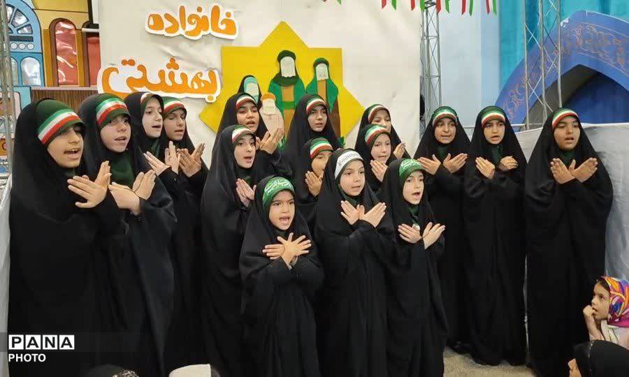 حضور بانوی تازه مسلمان شده ژاپنی در هیات زیر گنبد طلا