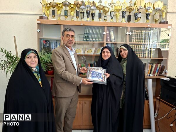 تجلی مهر علوی در آموزش و پرورش منطقه ۳؛ تکریم همکاران و مدیران سادات به مناسبت عید غدیر