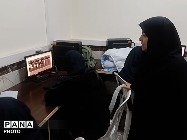 تقدیر از مهندسان آینده در دبیرستان فدک