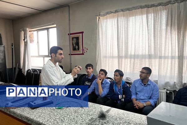 دومین روز از« همایش آشتی با علم» در پژوهش‌سرای دانش‌آموزی کاوش کهریزک 