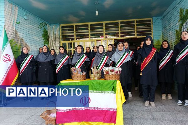 جشن میلاد امام زمان(عج) و ایام الله دهه فجر در مدارس شهرستان قدس