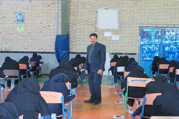 بازدید ستادی از حوزه‌های برگزاری امتحانات نهایی در فاروج 