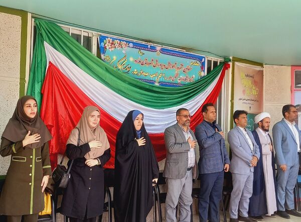 طلوع مهربانی  در آموزشگاه های دخترانه  باهنر۲ و امید 