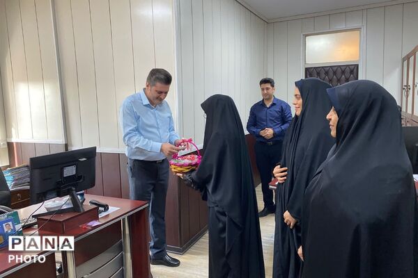 تقدیر از زحمات مسئولان اداره کل شهرستانهای استان تهران به مناسبت هفته سلامت روان
