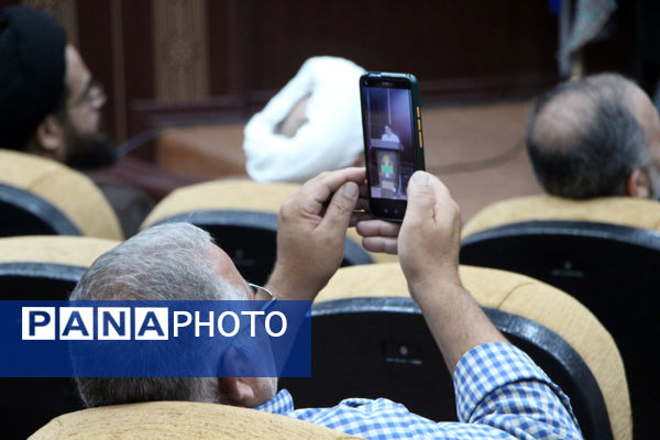 محفل قندشکن با طعم دفاع مقدس در یزد