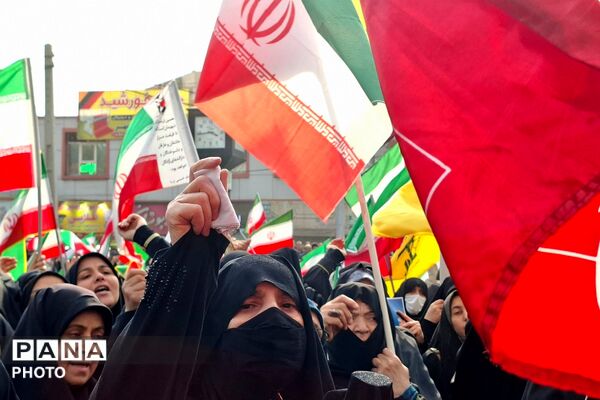 بیعت مردم قرچک با سومین رهبر نظام مقدس جمهوری اسلامی ایران