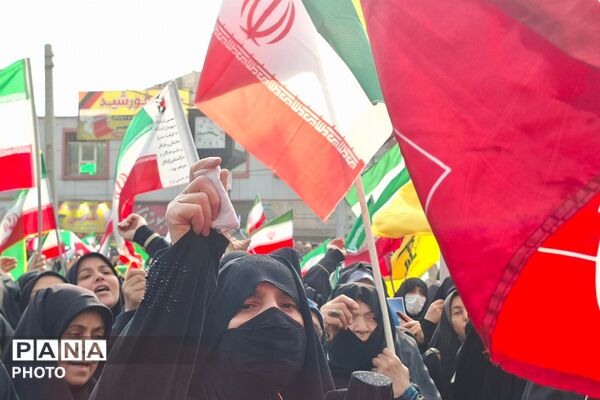 بیعت مردم قرچک با سومین رهبر نظام مقدس جمهوری اسلامی ایران