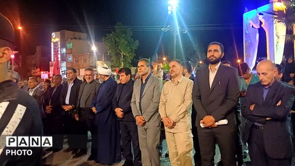 خروش کوهدشتی‌ها در میدان امام خمینی(ره)؛ تجدید میثاق با وطن و آرمان‌های ملی