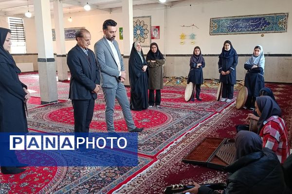  نمایشگاه فرهنگی و هنری دبیرستان عترت