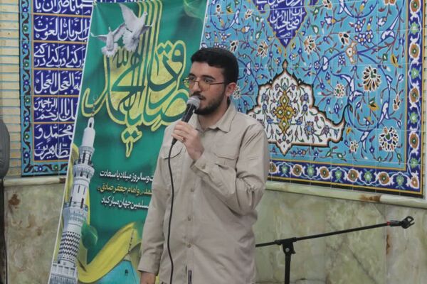 آیین عطرافشانی و گل افشانی مزار شهدا در سمنان
