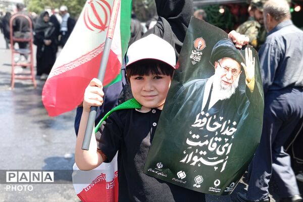 حضور غیور مردان چهارمحال و بختیاری در آیین وداع و تشییع رهبر شهید انقلاب اسلامی ایران