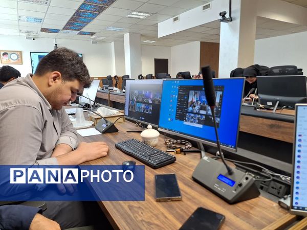  حضور پررنگ دانش‌آموزان شیرازی در پارلمان نوجوانان کشور