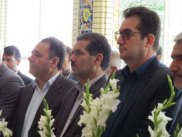 گلباران مزار شهدای دانش‌آموز و معلم در بجنورد